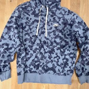 Blue camo Nike hoodie size Mens L in great condition